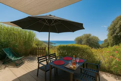 Image de appartement **** vue mer au cœur du maquis Corse à 5 mm de la plage