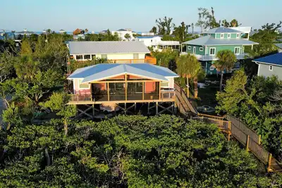 Image de Island Life Little Gasparilla Home Waterfront on the Bay w/Private Dock