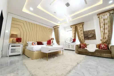 Image de Exquisitely Furnished Duplex