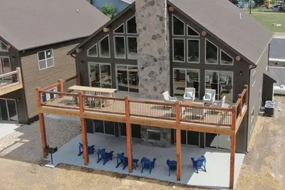 Image de Arrowhead Lodge-Ada Lake view w/Pickleball Court!