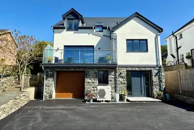 Image de Contemporary House, distant sea views and lovely sunsets.