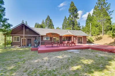 Image de Authentic North Fork Cabin w/ Dock & Private Deck!