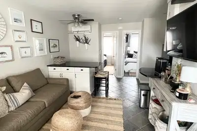 Image de Beach-Block 2-Br Condo w/ Porch & Badges