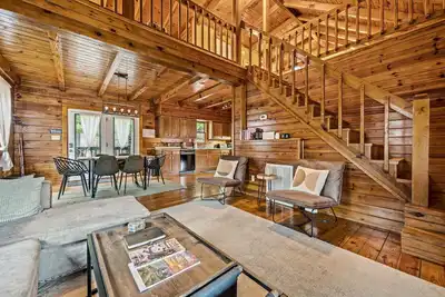 Image de Log Cabin w/Hot Tub & All the Amenities. Close to the Park & Pigeon Forge