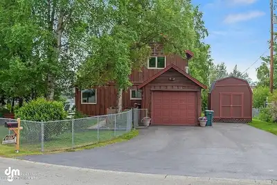 Modern & Unique South Anchorage Home
