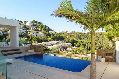 Image de Belle maison de vacances privée avec piscine privée, Wifi, climatisation, Tv, terrasse et parking