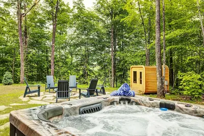 Image de Chalet Paisible. Spa, Sauna & Bbq. Proche de Tremblant.