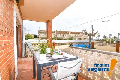 Image de Rez-de-chaussée avec terrasse très proche de la mer