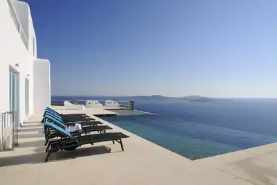 Image de Modern Cycladic Architecture Villa, Amazing Sunset View, Pure Luxury, Helipad