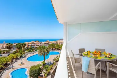 Image de 3c. Magnifique Vue, Wifi, Piscine, Tennis, Padel, Parking, Parking