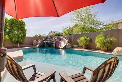 Image de Surprise Home w/ Heated Pool & Deck