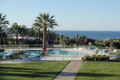 Image de appartement de vacances près de la plage avec vue sur mer