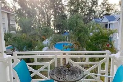 Image de Lovely home in front of the beach with sunset view