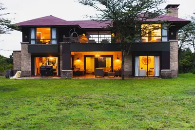 Image de A 5 Bedroom Luxury Bush Villa