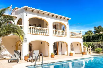 Enzo is a large imposing 5-bedroom villa. With a large private pool (12m x 6m)