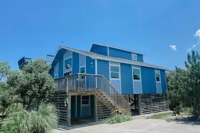 Image de A Jolly Boat-A Few Steps To Beach-ocean side Corolla. Perfect for families! \n