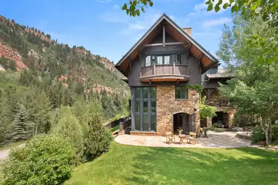 Image de Aspen Highlands House ski-in ski-out; Ritz Carlton privileges; free taxi to town