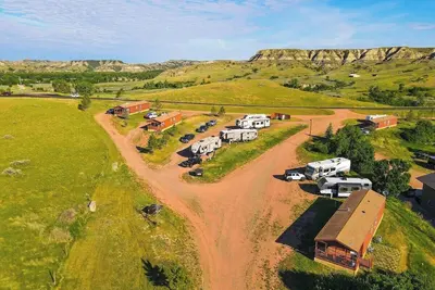 Image de Boots Bison Cabin 2 Br 1 B Sleeps 6