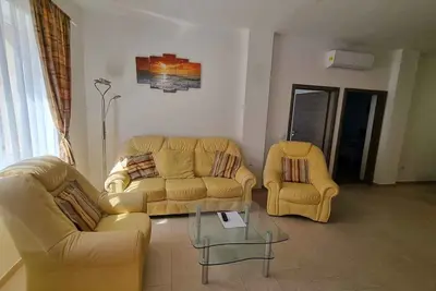 Image de Appartement de vacances rénové en 2021 avec climatisation et WiFi, accessible en fauteuil roulant