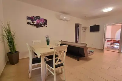 Image de Appartement de vacances rénové en 2021 avec climatisation et wifi