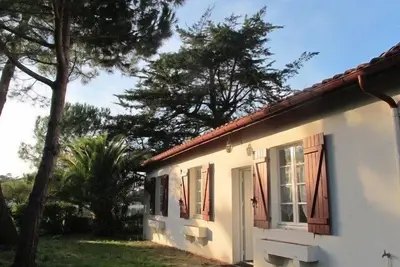 Image de Hossegor \"Rouge Et Blanc\" Villa plain-pied pour 4 personnes.