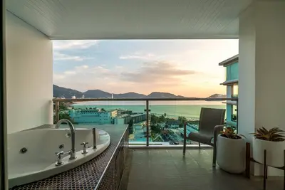 Image de Modern sea view apartment at Baycliff Residence