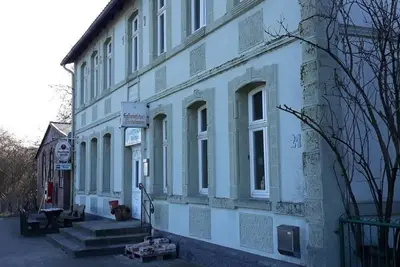 Image de Altes Gasthaus mit Viel Platz für Familie und Gruppen in Vielfältiger Natur