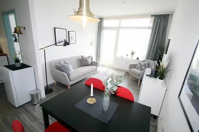 Image de Chic apartment with sea view for up to 4 people