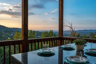 BeautifulMtViewGatlinburgNearChaletVillageClubhousePoolHotTubGameRmPetsSleeps10