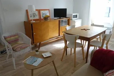 Charmant T3 entièrement refait à neuf, à quelques mètres des plages.