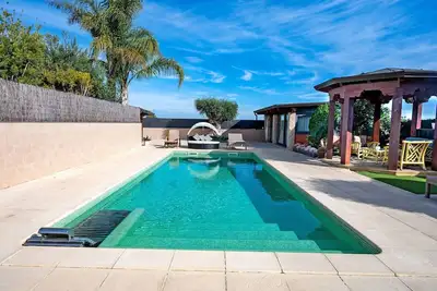 Image de Maison de vacances privée avec climatisation, piscine privée, Wifi, Tv, terrasse, parking