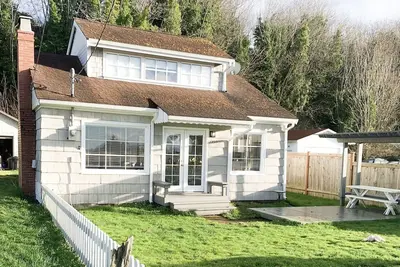 South Whidbey Island Ocean View Beach House with Beach Access