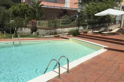 Image de Belle maison de vacances privée avec piscine privée, climatisation, Wifi, Tv, terrasse, parking