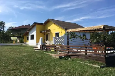 Image de Inviting 4-Bed Villa in Dolishte