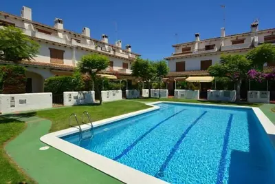 Image de Maison de ville avec 3 chambres, avec espace commun et piscine