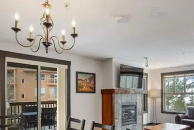 Image de Large 2-Br 2-Ba | Ski In/Out | Pool & Hot Tubs | Central Upper Village Location