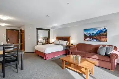 Image de Large Studio | Ski In/Out | Pools & Hot Tubs | Central Upper Village Location