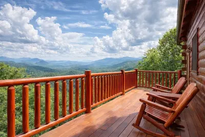 Image de The Majestic View, Hot Tub, Mountain Views, $560 Free tickets each paid day!