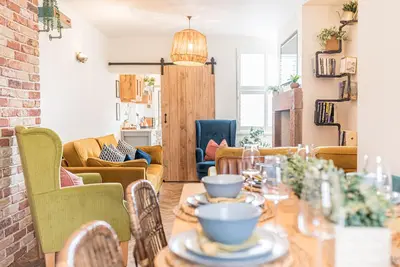 Image de Teapot Cottage 5* - Eclectic and Cosy with Hot Tub