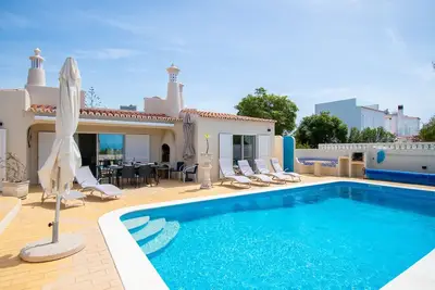 Image de 67 adm 3 bedroom villa walking distance to Carvoeiro