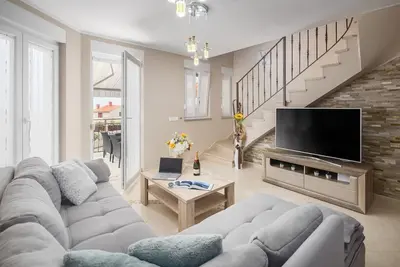 Image de Spacious and well-equipped duplex apartment near Porec with great views.