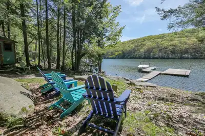 Image de Amazing Private Lakefront with Hot Tub, Fire Pit, and Dock!
