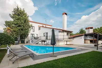 Image de Ultimate Relaxation at Our Beautiful Villa: Private Pool, Jacuzzi, and Bbq Near Poreč