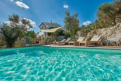 Charming villa with private pool and sea access in a walking distance