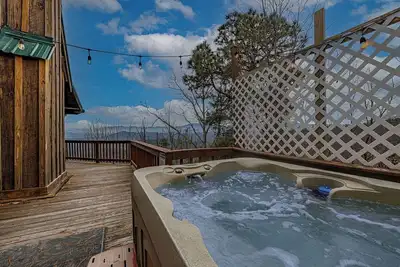 Image de Scenic Mountain Escape w/ Hot Tub & Arcade Games