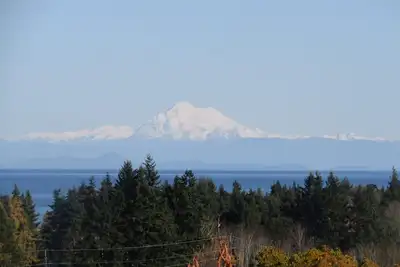 Image de Beautiful home with gorgeous water views. \nIn Port Angeles, not White creek.