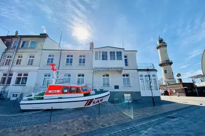 Image de Foreman Jantzen, on the beach