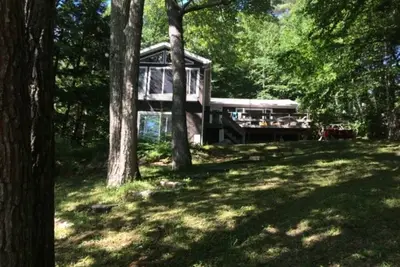 Image de On Merrymeeting Lake - Cottage with Private Beach and Lakeside Deck