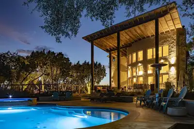 Image de The Retreat at Crystal Creek- 8 miles to downtown Austin!