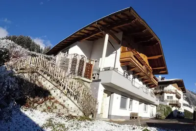 Image de \"App 6 personnes\" dans l'appartement House Alpenjuwel près des stations de ski.